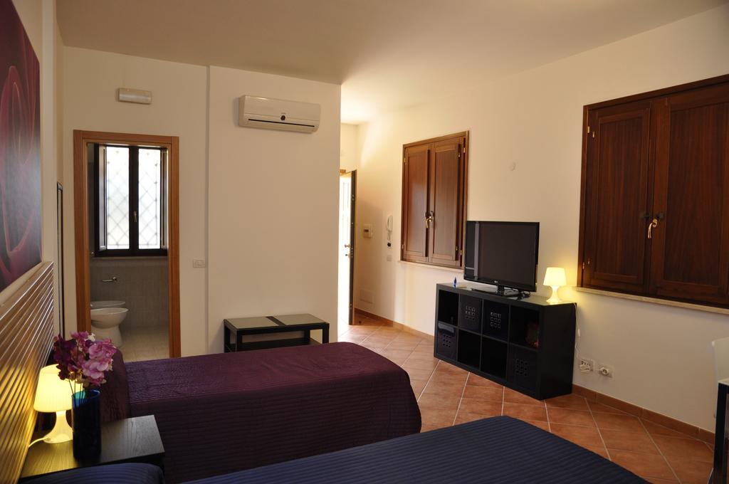 Villa Smeraldo Roma Infernetto ภายนอก รูปภาพ