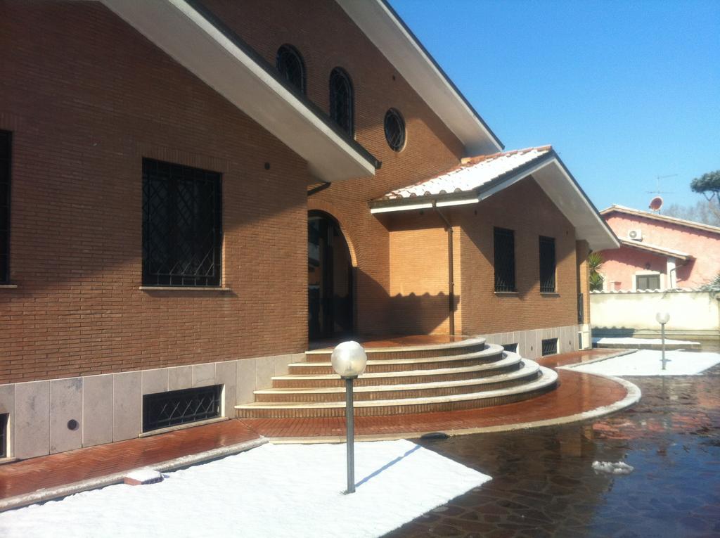 Villa Smeraldo Roma Infernetto ภายนอก รูปภาพ